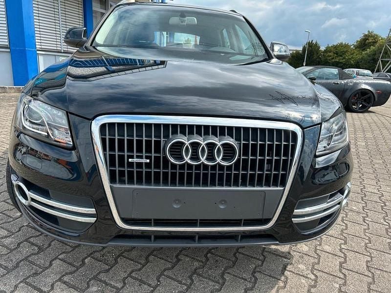 Schwarz Gebraucht 2010 Audi Q5 Design SUV | 15.600 € (Etwas zu teuer) - Bild 1/4