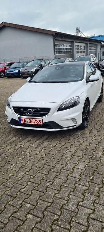 Gebraucht Volvo V40 R-Design 204 PS (150 kW) 2015 Weiß Limousine