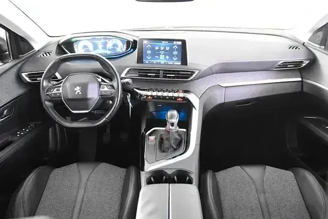 Gebraucht Peugeot 3008 Allure 131 PS (96 kW) 2018 Grau SUV