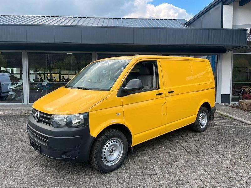 Second-hand VW Transporter 84 CP (61 kW) 2014 Galben Van