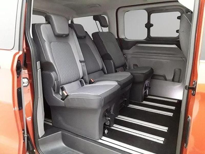 Gebraucht Ford Tourneo Custom Titanium 136 PS (100 kW) 2024 Artisan red Van