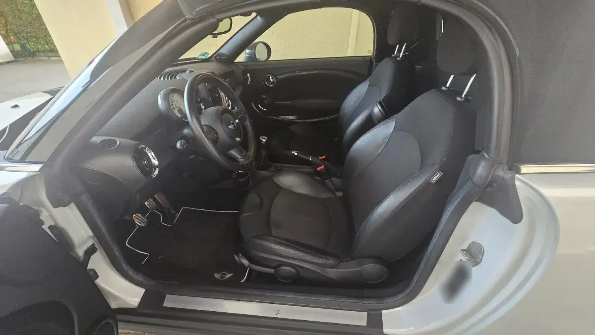 Käytetty Mini Cooper SD Cabriolet 143 HP (105 kW) 2013 Hopea Avoauto