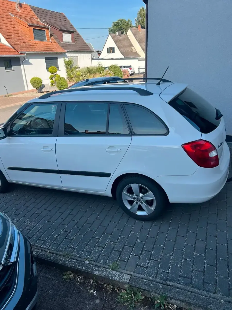 Gebraucht Skoda Fabia Fresh 105 PS (77 kW) 2014 Weiß Kombi
