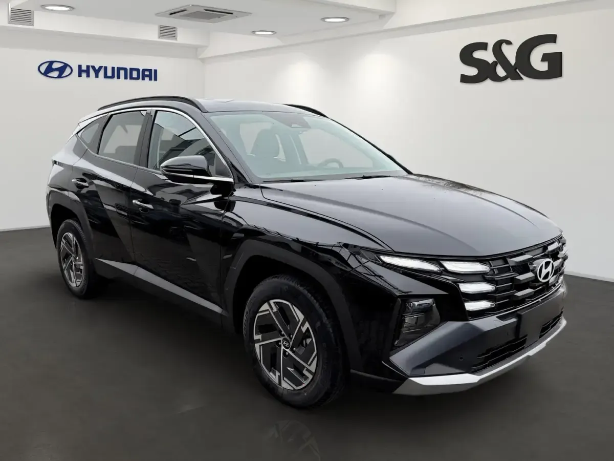Neu Hyundai Tucson Select 239 PS (175 kW) 2026 Met (schwarz SUV