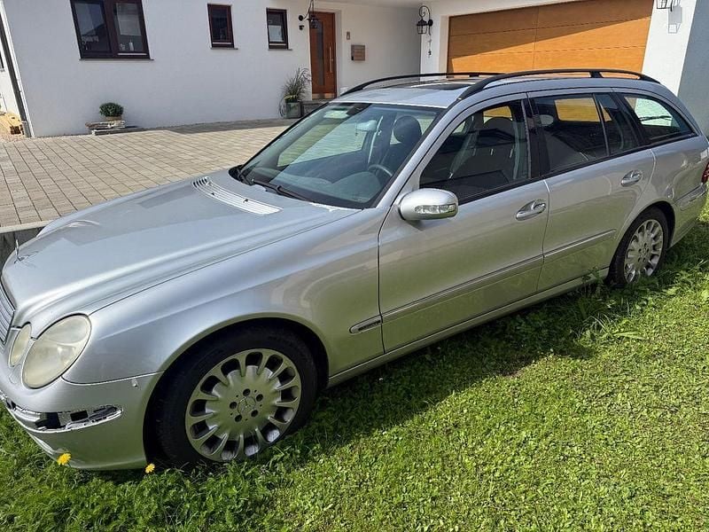 Gebraucht Mercedes E280 177 PS (130 kW) 2005 Silber Kombi