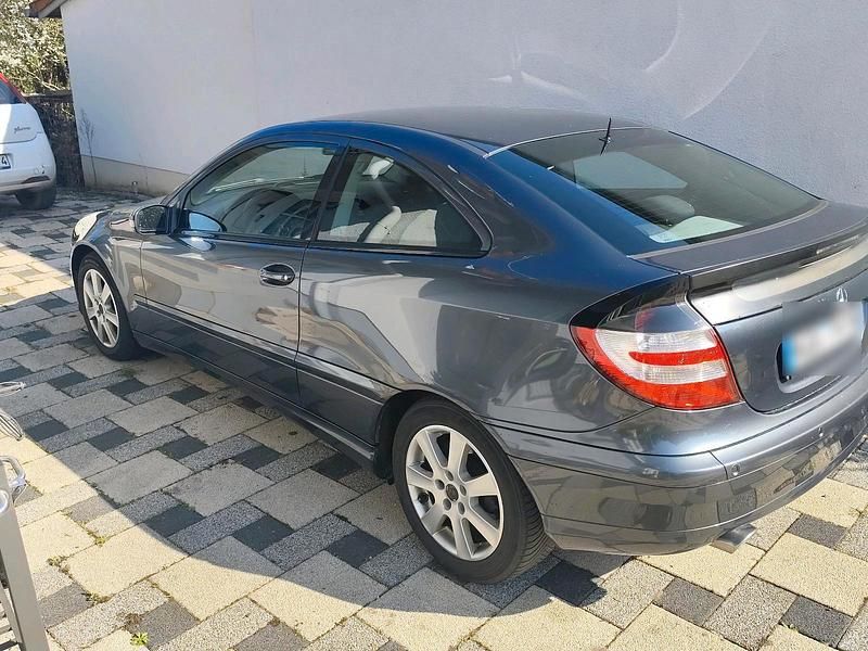 Gebraucht Mercedes C230 204 PS (150 kW) 2007 Grau Coupé