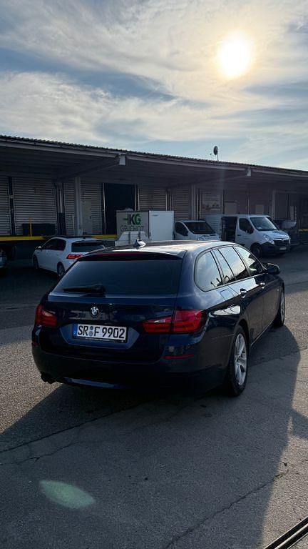 Gebraucht BMW 520 184 PS (135 kW) 2011 Blau Kombi