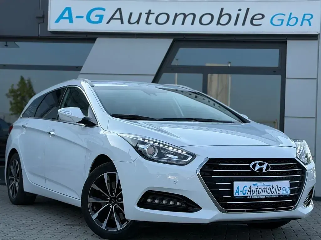 Gebraucht Hyundai i40 Style 141 PS (103 kW) 2018 Weiß Limousine