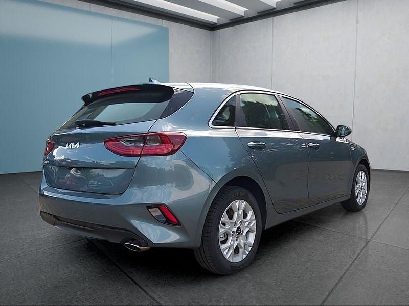 Używany Kia Ceed Vision 140 KM (102 kW) 2025 Szary Hatchback