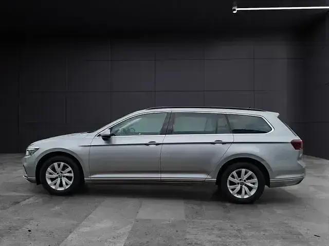 Gebraucht VW Passat Business 150 PS (110 kW) 2021 Pyritsilber metallic Kombi