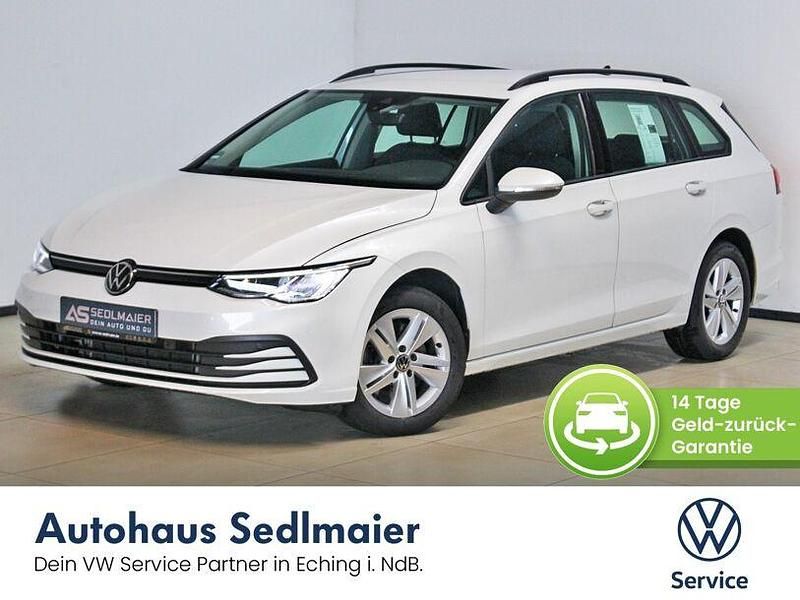 Oryxweiß perlmutteffekt Gebraucht 2022 VW Golf VIII Life Kombi | 19.950 € (Fairer Preis) - Bild 1/4