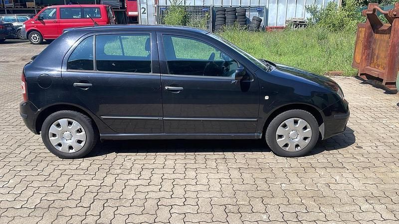 Schwarz Gebraucht 2005 Skoda Fabia Kleinwagen | 750 € (Superpreis) - Bild 1/4