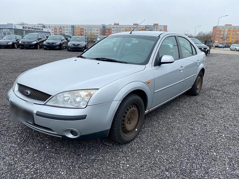 Gebraucht Ford Mondeo 92 PS (67 kW) 2001 Silber Limousine