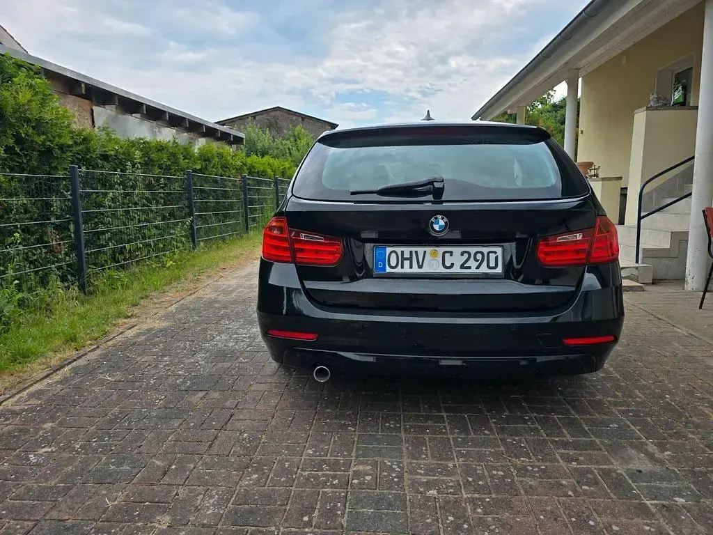 Gebraucht BMW 316 Sport Line 116 PS (85 kW) 2014 Schwarz Kombi
