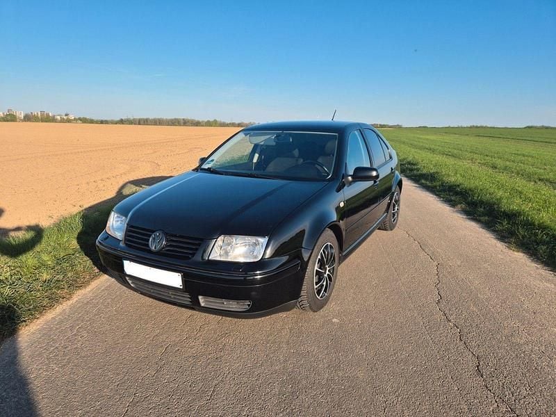 Schwarz Gebraucht 1999 VW Bora Highline Limousine | 2.900 € (Teuer) - Bild 1/4