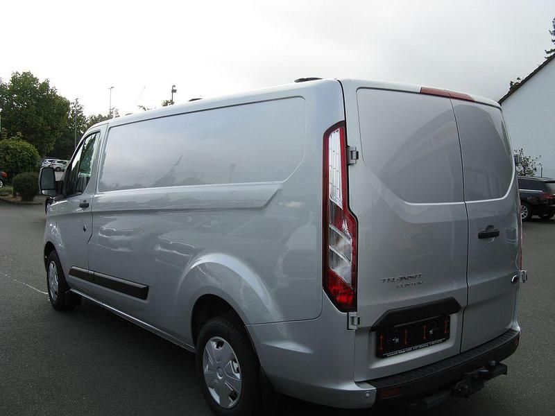 Gebraucht Ford Transit Custom 131 PS (96 kW) 2019 Silber Van / Kleinbus