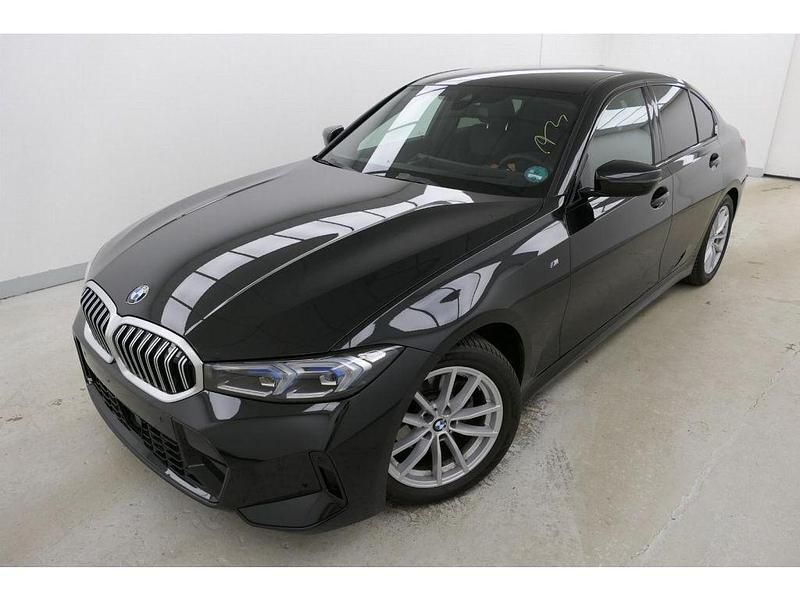Saphirschwarzmetallic Gebraucht 2024 BMW 320 M Sport Limousine | 42.690 € (Guter Preis) - Bild 1/4