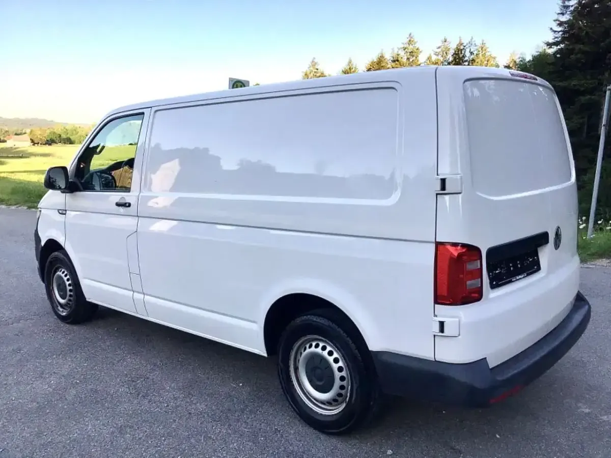 Gebraucht VW Transporter 102 PS (75 kW) 2016 Candyweiss Van