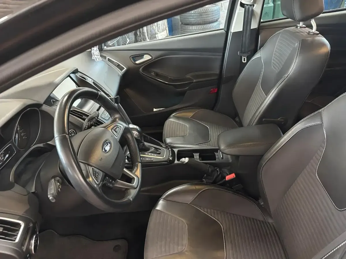 Używany Ford Focus 180 KM (132 kW) 2016 Czarny Kombi