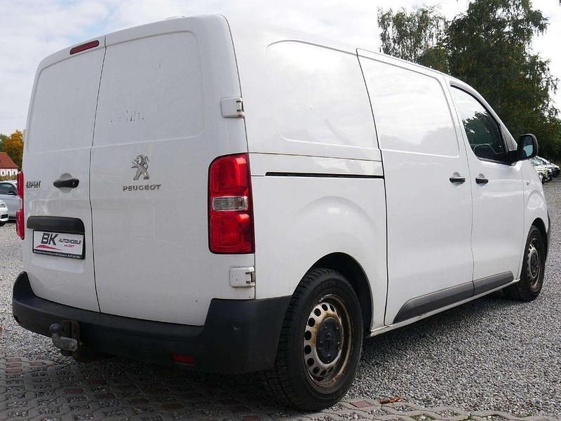 Gebraucht Peugeot Expert 150 PS (110 kW) 2019 Weiß Van