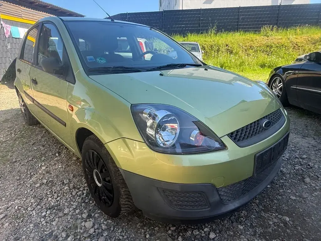 Gebraucht Ford Fiesta Ambiente 60 PS (44 kW) 2006 Gelb Kleinwagen