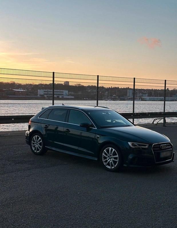 Second-hand Audi A3 115 CP (84 kW) 2018 Albastru Berlinǎ