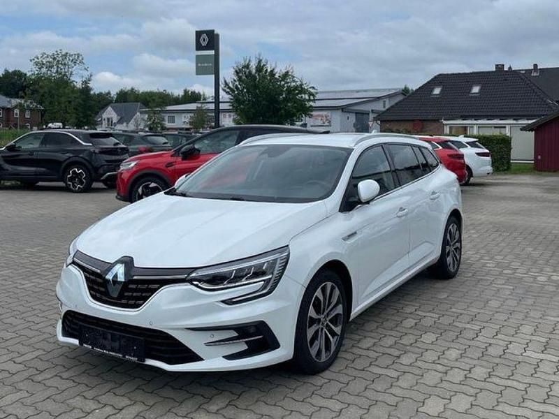 Weiss "nacre" Gebraucht 2022 Renault Mégane GrandTour Intens Kombi | 24.980 € - Bild 1/4