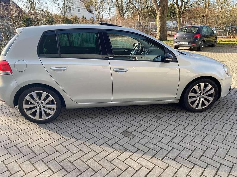 Gebraucht VW Golf VI Style 122 PS (89 kW) 2011 Silver leaf metallic Kleinwagen