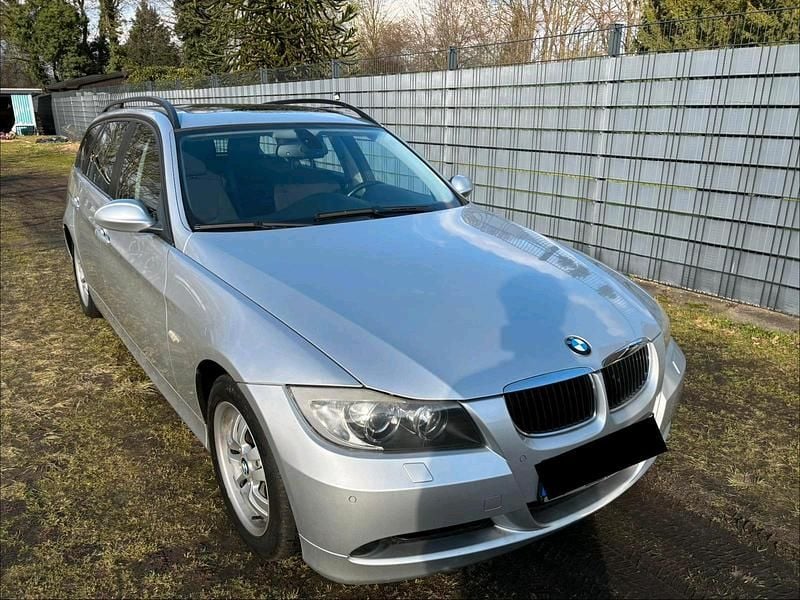 Gebraucht BMW 320 163 PS (119 kW) 2006 Silber Kombi