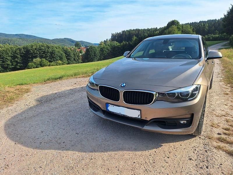 Beige Gebraucht 2017 BMW 330 Gran Turismo Advantage Limousine | 16.000 € (Guter Preis) - Bild 1/4