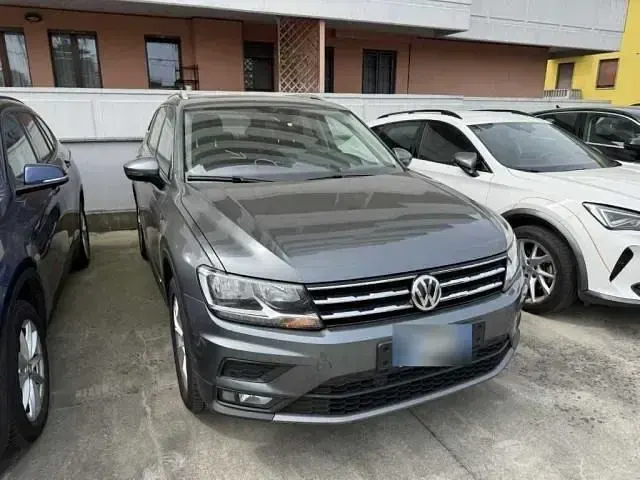 Gebraucht VW Tiguan Allspace Comfortline 150 PS (110 kW) 2021 Grau SUV