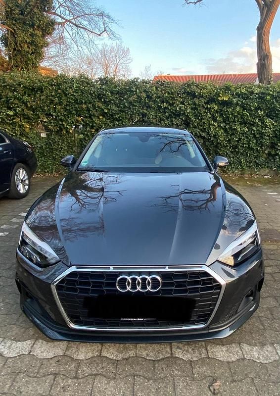 Grau Gebraucht 2022 Audi A5 Coupé | 29.900 € (Superpreis) - Bild 1/4