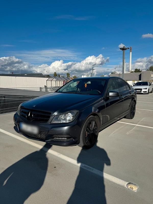 Gebraucht Mercedes C180 156 PS (114 kW) 2013 Grau Limousine