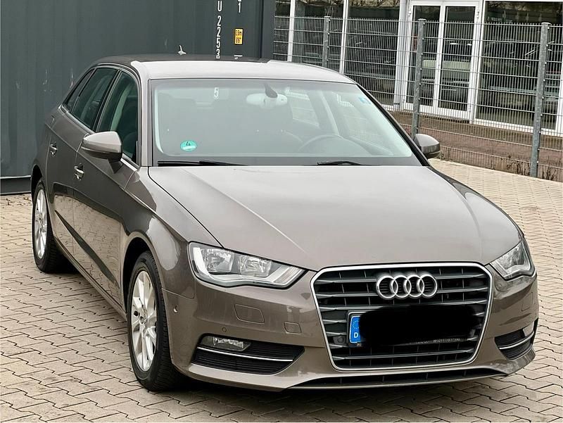 Gebraucht Audi A3 Attraction 184 PS (135 kW) 2014 Braun Limousine