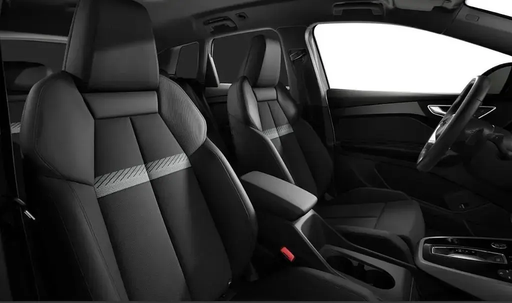 Używany Audi Q4 e-tron Ambiente 210 kW (286 KM) 2025 Szary SUV