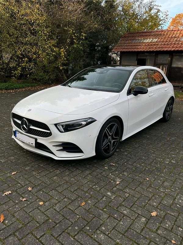 Weiß Gebraucht 2019 Mercedes A250 Sport Limousine | 23.999 € (Fairer Preis) - Bild 1/4