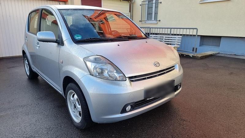 Silber Gebraucht 2006 Daihatsu Sirion Kleinwagen | 1.700 € (Guter Preis) - Bild 1/4
