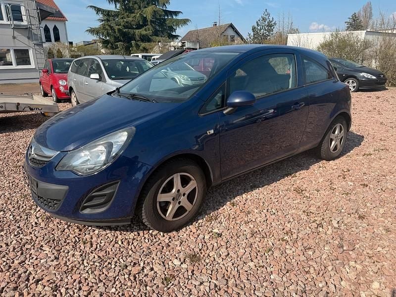 Second-hand Opel Corsa 75 CP (55 kW) 2014 Albastru Hatchback