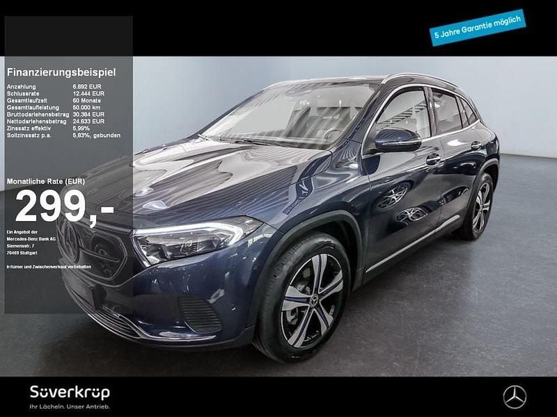Blau Gebraucht 2022 Mercedes EQA250 SUV | 31.325 € (Guter Preis) - Bild 1/2