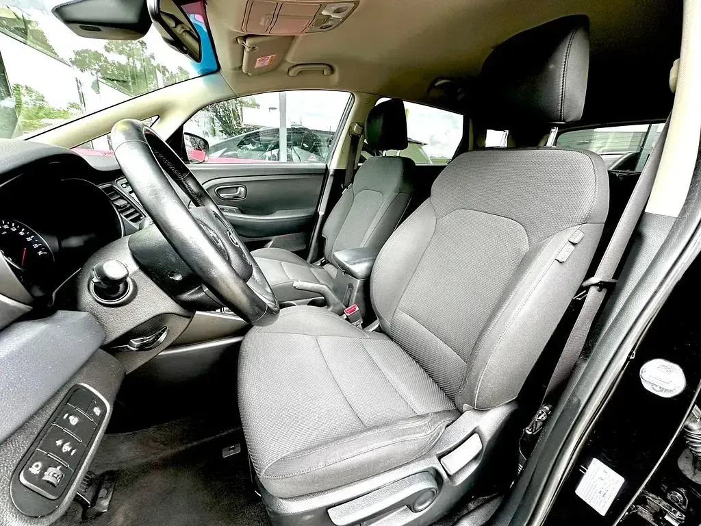 Gebraucht Kia Carens 135 PS (99 kW) 2016 Cassisschwarz met. Van / Kleinbus