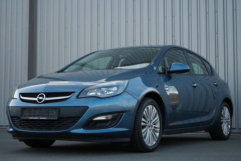 Gebraucht Opel Astra 116 PS (85 kW) 2013 Blau Limousine