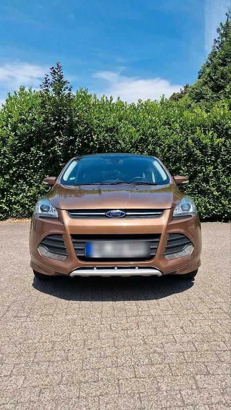Braun Gebraucht 2013 Ford Kuga Titanium S SUV | 12.500 € (Fairer Preis) - Bild 1/4
