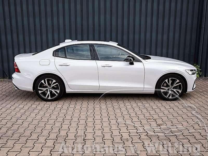 Gebraucht Volvo S60 R-Design 392 PS (288 kW) 2021 Crystal white Limousine