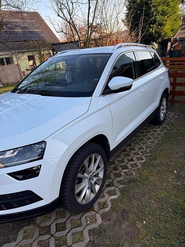 Gebraucht Skoda Karoq 150 PS (110 kW) 2017 Weiß SUV