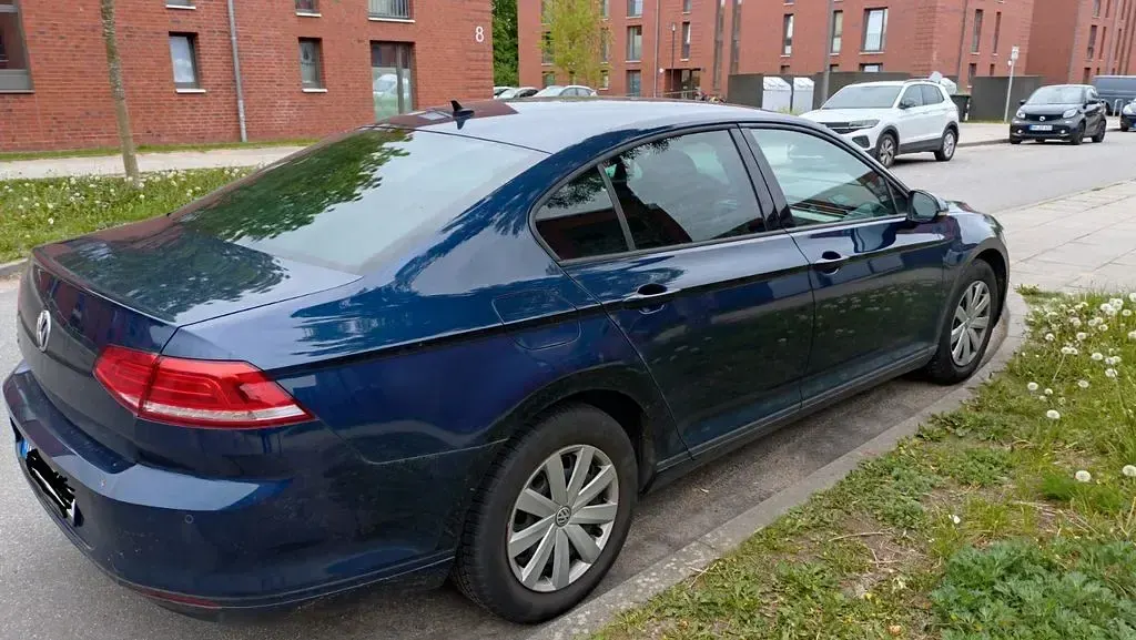 Gebraucht VW Passat 125 PS (91 kW) 2017 Blau Limousine