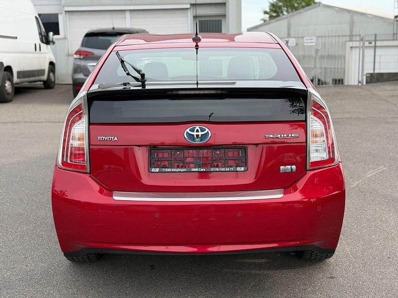 Gebraucht Toyota Prius Executive 99 PS (72 kW) 2013 Rot Limousine