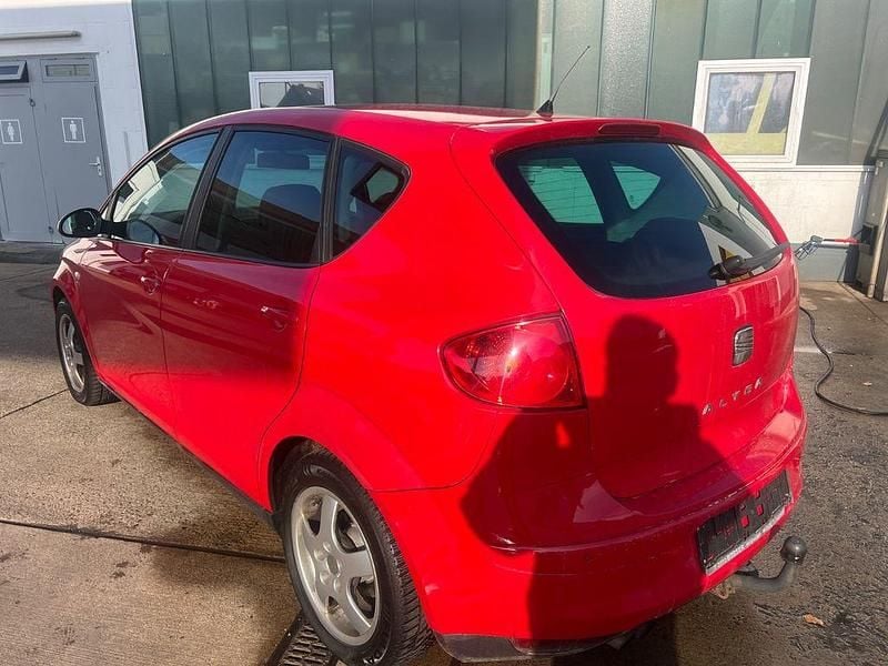 Gebraucht Seat Altea Sport 150 PS (110 kW) 2006 Rot Van / Kleinbus
