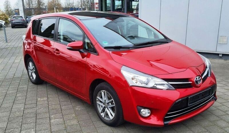 Rot Gebraucht 2015 Toyota Verso Skyview Edition Van / Kleinbus | 9.200 € (Fairer Preis) - Bild 1/4