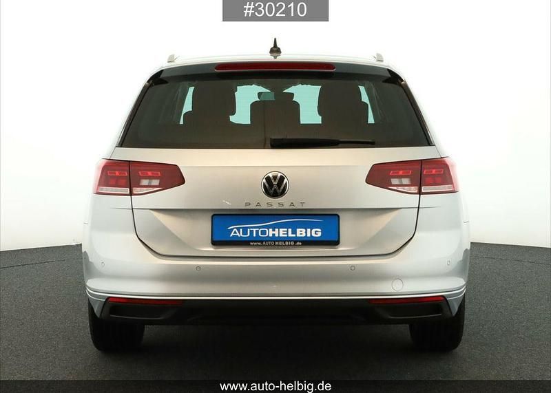 Gebraucht VW Passat Business 150 PS (110 kW) 2023 Silber Kombi