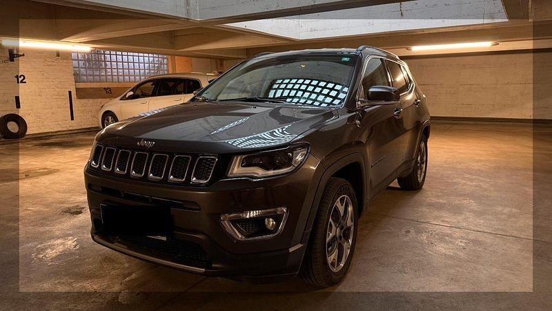 Gebraucht Jeep Compass Limited 140 PS (102 kW) 2017 Grau SUV